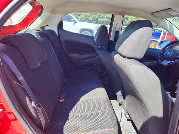2012 MAZDA 2 Touring/GS