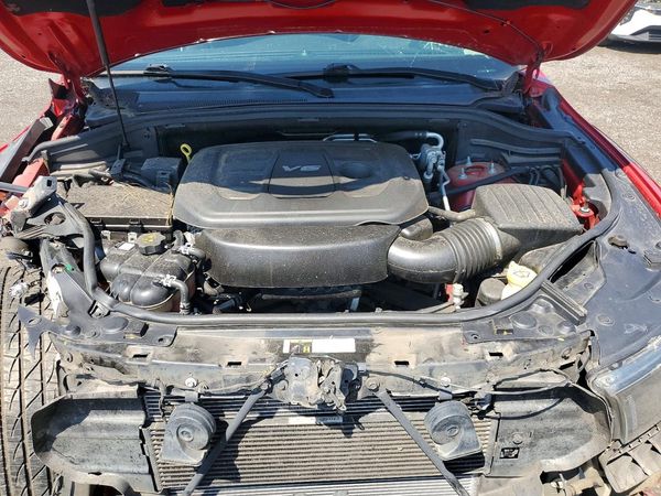 2018 DODGE DURANGO SXT — Engine bay