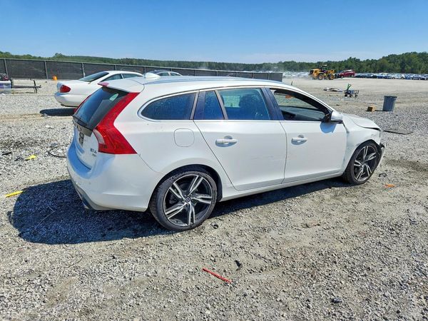 2018 VOLVO V60 R-Design