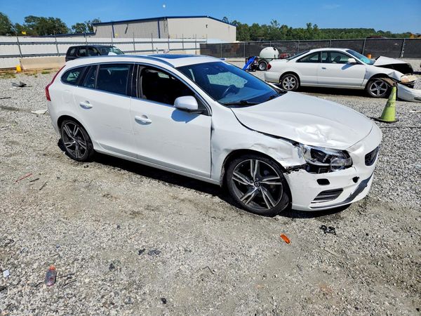 2018 VOLVO V60 R-Design