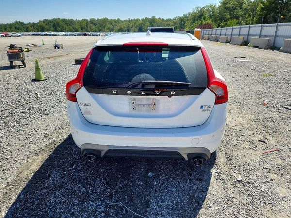2018 VOLVO V60 R-Design