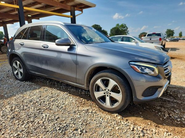 2017 MERCEDES-BENZ GLC