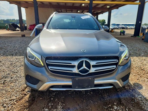 2017 MERCEDES-BENZ GLC