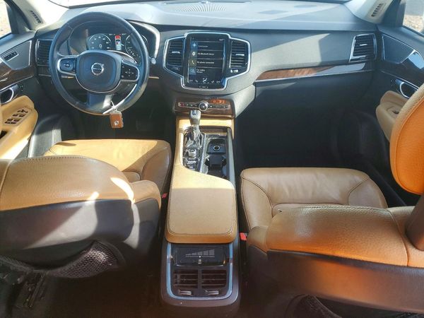 2016 VOLVO XC90