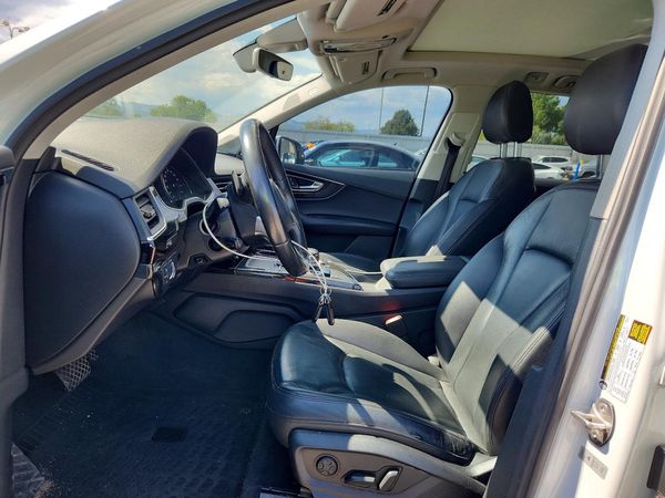 2017 AUDI Q7 quattro Premium Plus — DENT