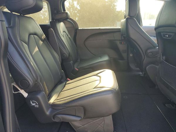 2027 CHRYSLER PACIFICA Select — PSRS