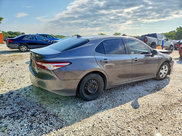2019 TOYOTA CAMRY