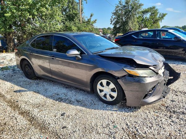2019 TOYOTA CAMRY
