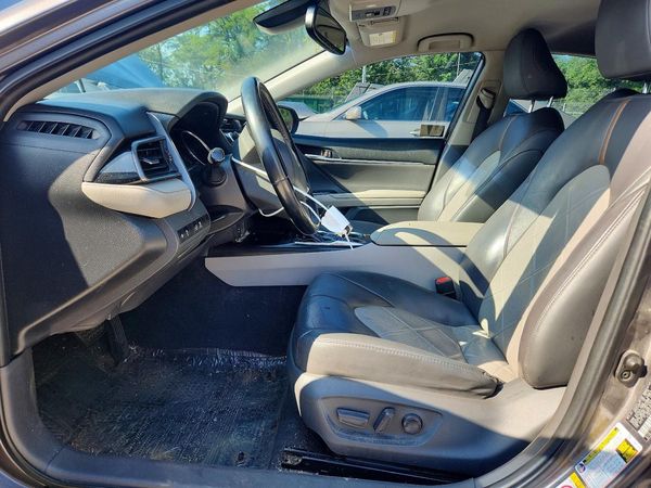 2019 TOYOTA CAMRY