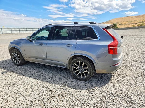 2017 VOLVO XC90 Momentum