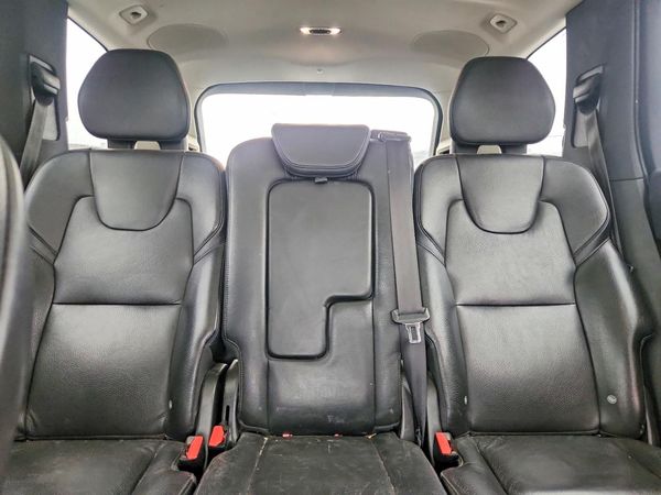2017 VOLVO XC90 Momentum
