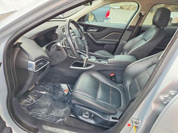2019 JAGUAR F-PACE Prestige