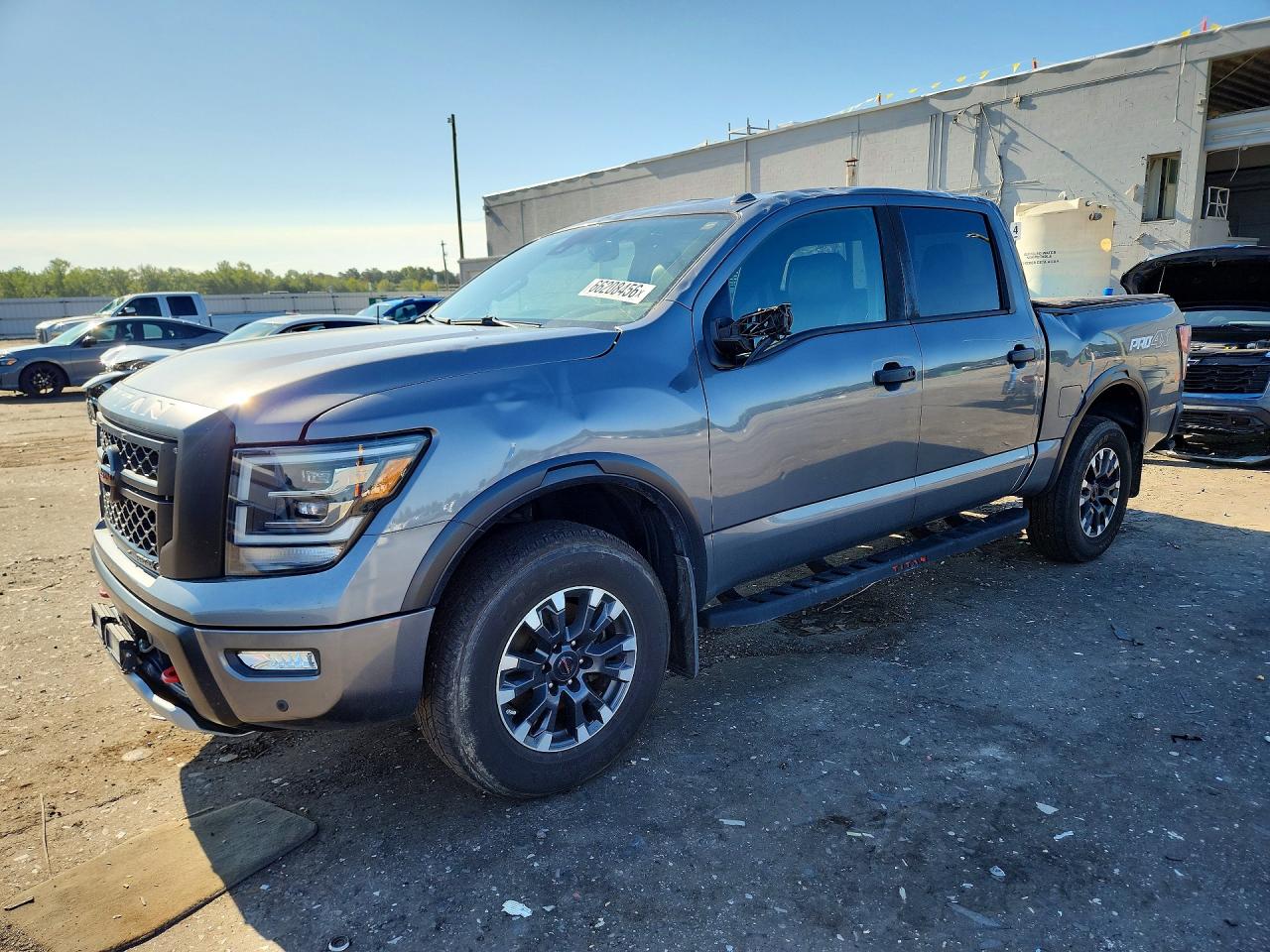 2021 NISSAN TITAN Crew Cab — Front 3/4