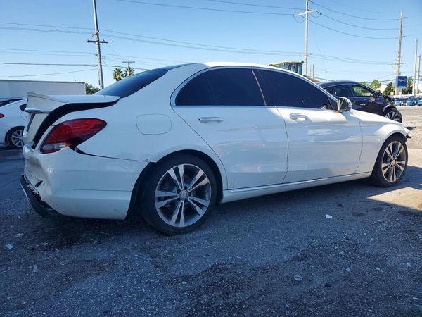 2016 MERCEDES-BENZ C C300