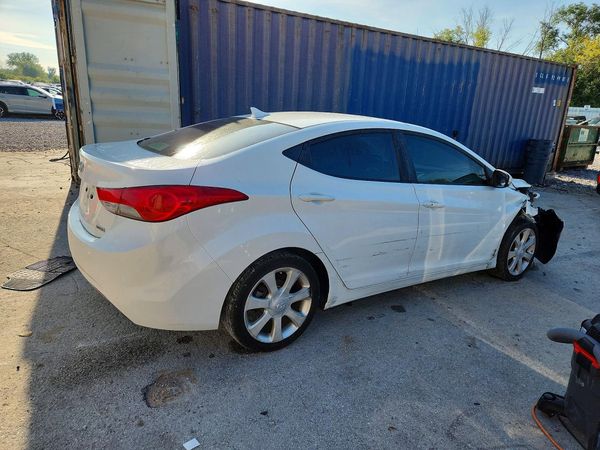 2012 HYUNDAI ELANTRA