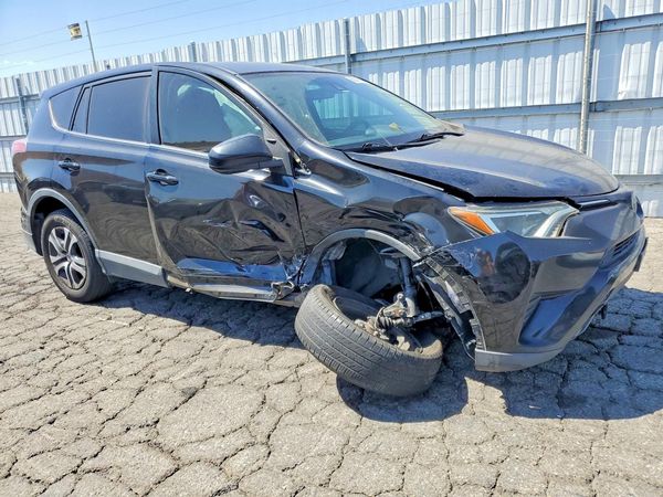 2018 TOYOTA RAV4 LE