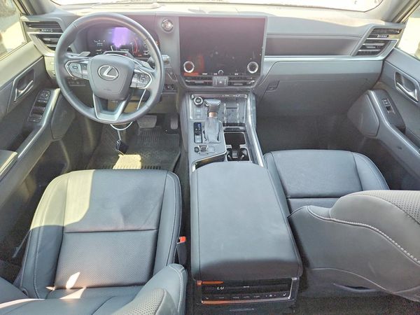 2024 LEXUS GX 550