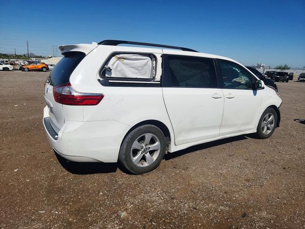 2018 TOYOTA SIENNA LE — PSRA