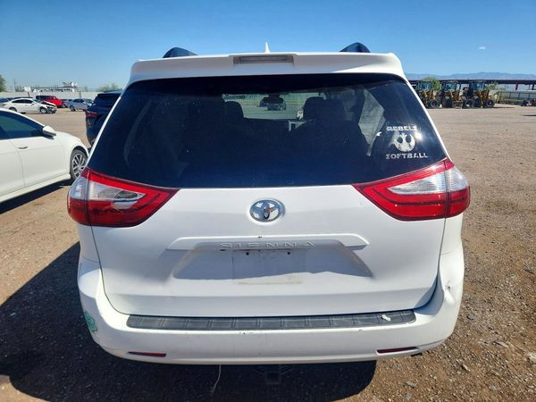 2018 TOYOTA SIENNA LE — DIRR