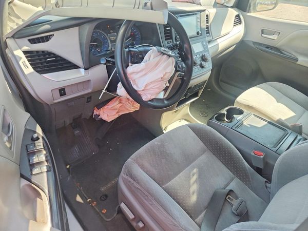 2018 TOYOTA SIENNA LE — CKPT