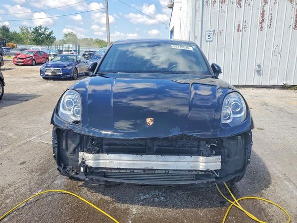 2017 PORSCHE MACAN
