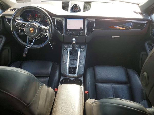 2017 PORSCHE MACAN