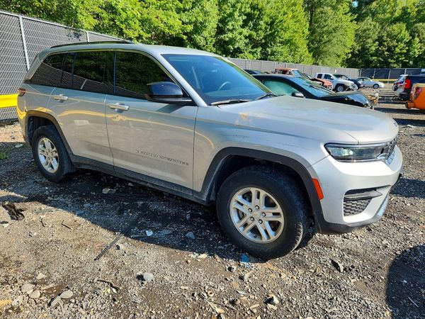 2023 JEEP GRAND CHEROKEE Laredo, Altitude