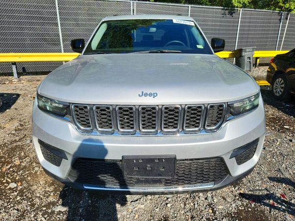 2023 JEEP GRAND CHEROKEE Laredo, Altitude