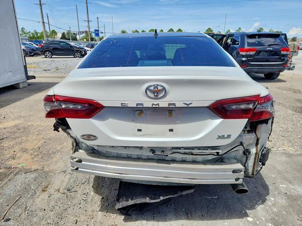 2023 TOYOTA CAMRY XLE