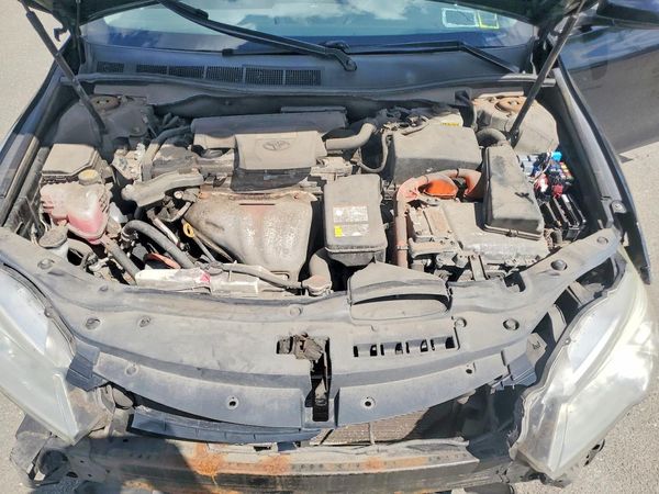 2016 TOYOTA CAMRY SOLA Hybrid — Engine bay