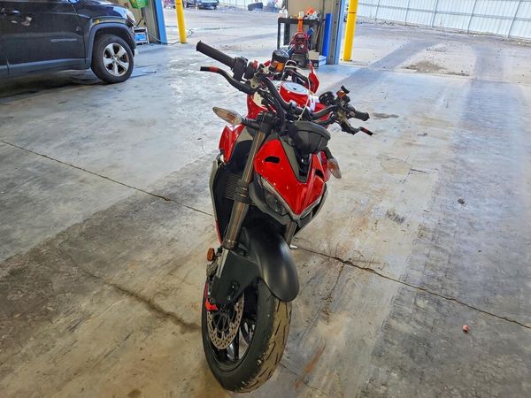 2024 DUCATI STREETFIGH — DIRF