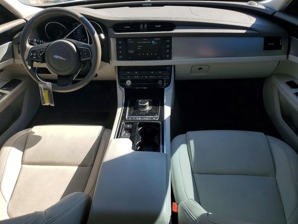 2017 JAGUAR XF