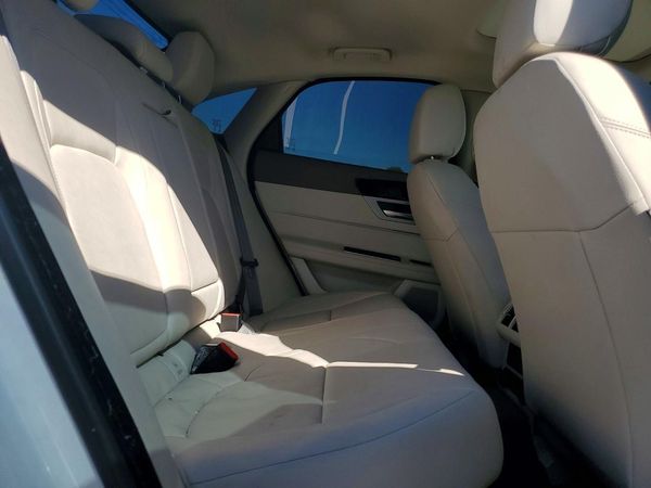 2017 JAGUAR XF