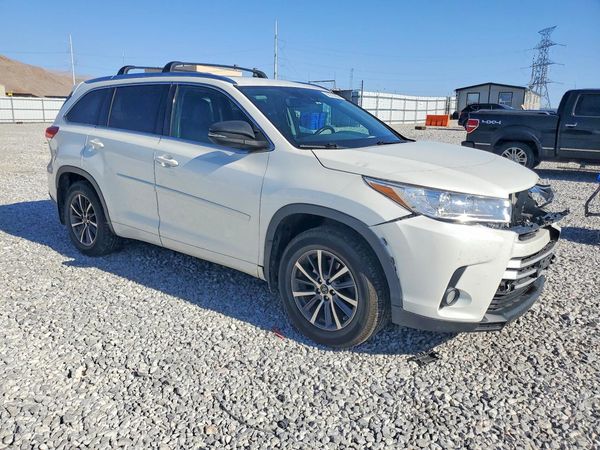 2018 TOYOTA HIGHLANDER