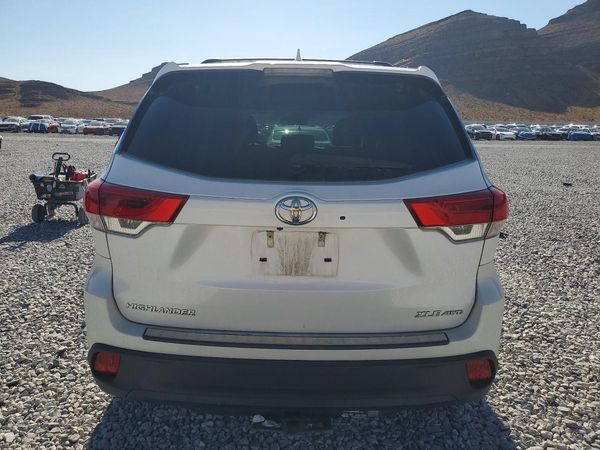 2018 TOYOTA HIGHLANDER