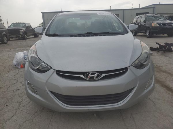 2013 HYUNDAI ELANTRA