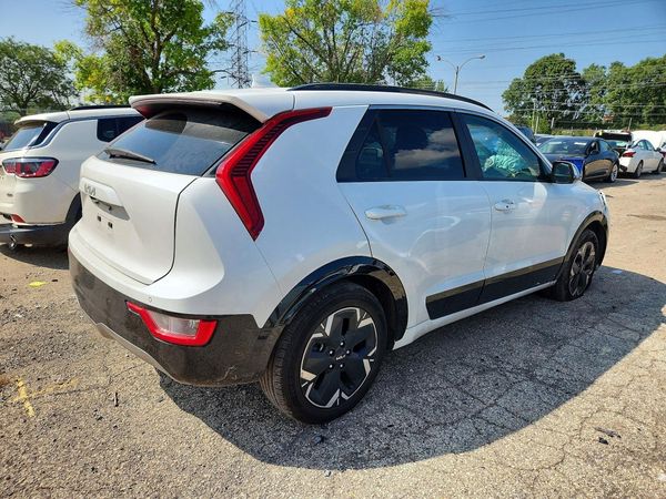 2023 KIA NIRO Wind