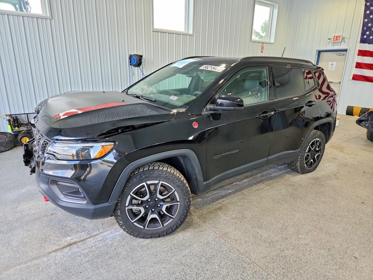 2024 JEEP COMPASS Trailhawk — Front 3/4