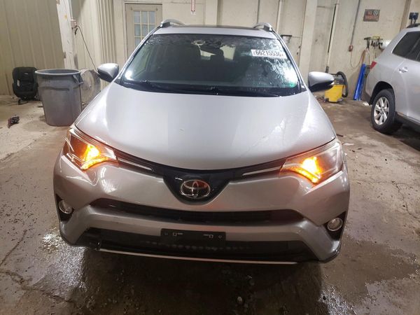 2018 TOYOTA RAV4 Adventure/XLE