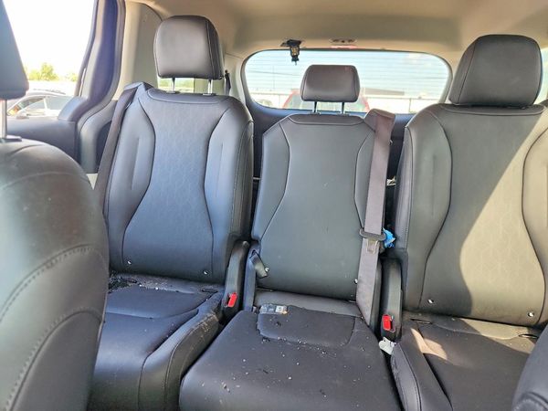 2024 KIA CARNIVAL LX, LX Seat Package