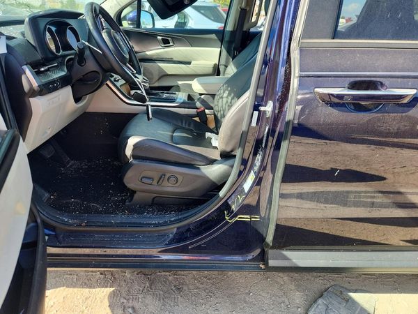 2024 KIA CARNIVAL LX, LX Seat Package
