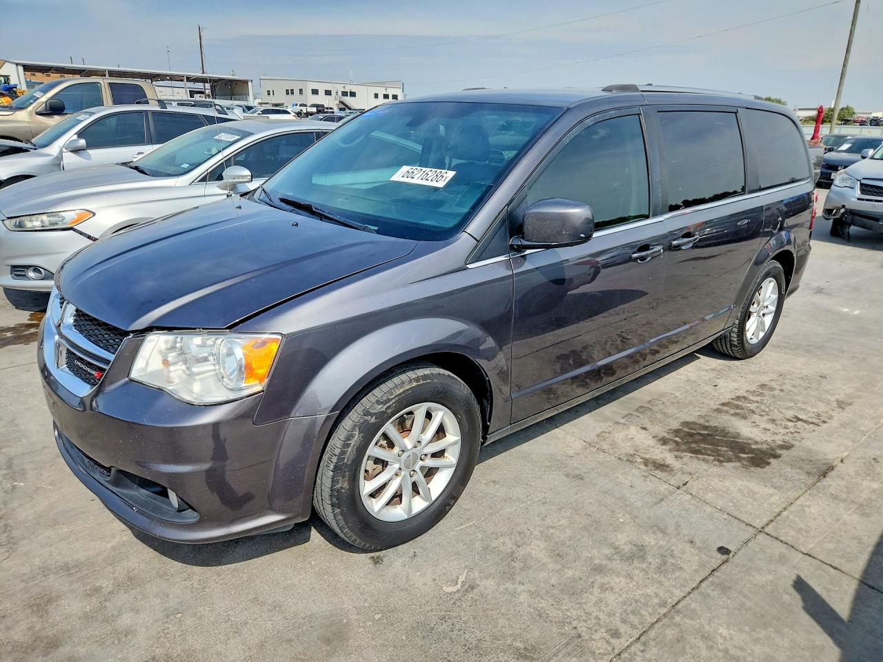 2019 DODGE CARAVAN SXT — Front 3/4