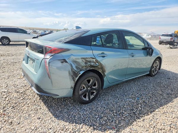 2016 TOYOTA PRIUS