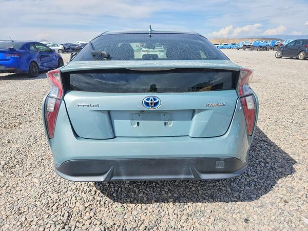 2016 TOYOTA PRIUS
