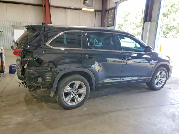 2017 TOYOTA HIGHLANDER