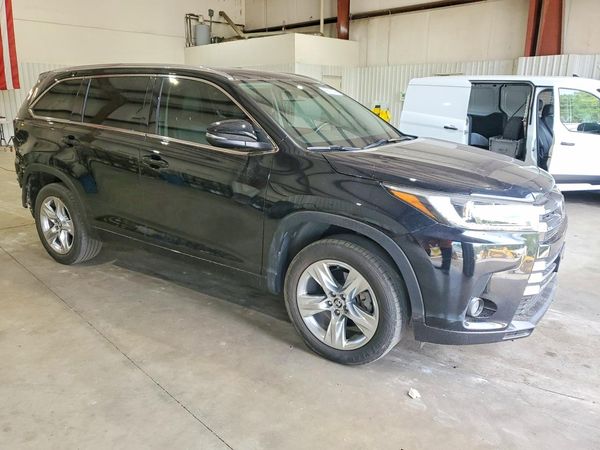 2017 TOYOTA HIGHLANDER
