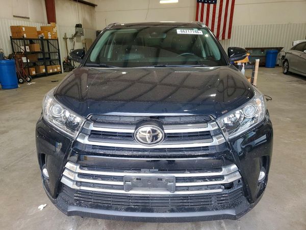 2017 TOYOTA HIGHLANDER