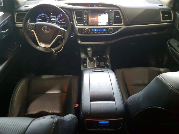 2017 TOYOTA HIGHLANDER