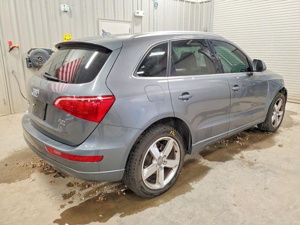 2012 AUDI Q5 Premium Plus