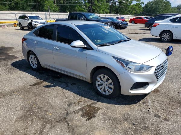 2019 HYUNDAI ACCENT SE and SEL